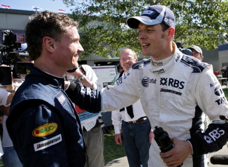 Coulthard (tv.) undskyldte uheldet - og det blev accepteret af tilbagevendte Alexander Wurz (th.)